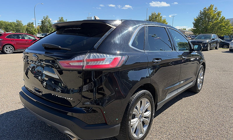 2022 Ford Edge Titan...