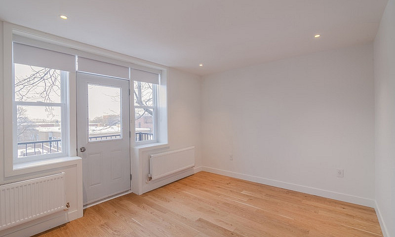 Fully Refurbished 2-...