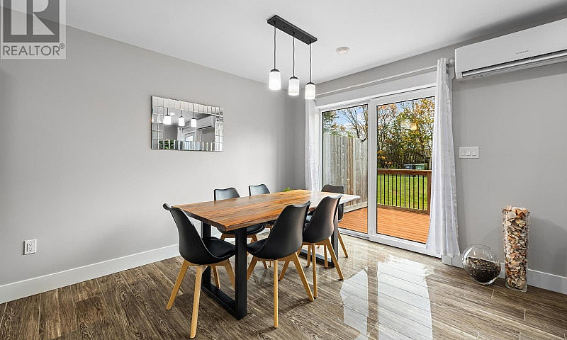 86 Enderis Lane West...