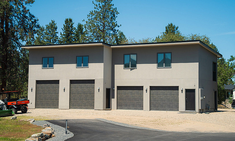 9.56 Acre Country Es...