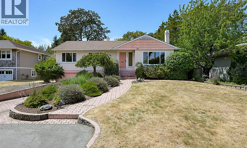 930 Runnymede Pl Oak...