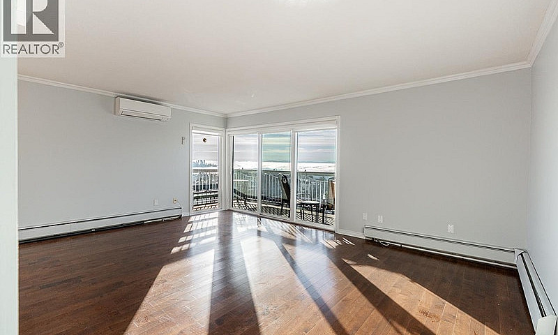 318 3080 Lonsdale Av...
