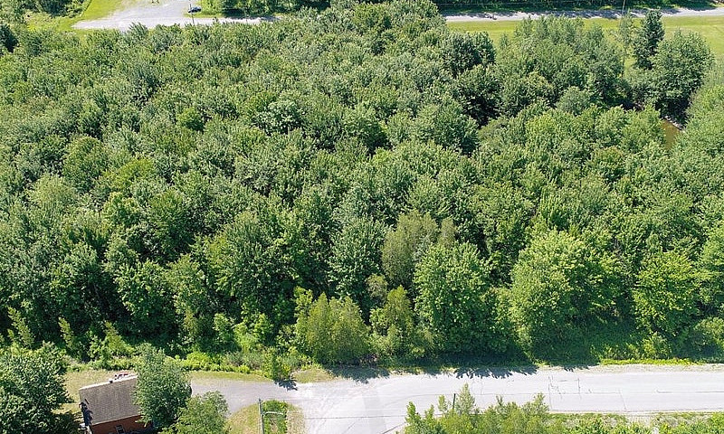 1 367 000$ - Terrain...