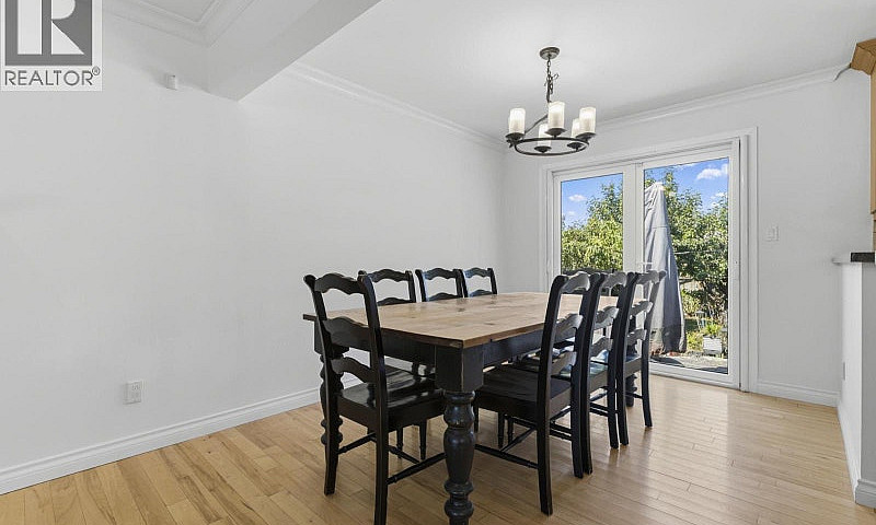 10851 Rosecroft Cres...