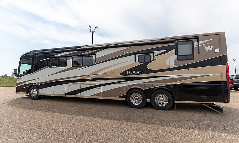 2013 Winnebago Motor...