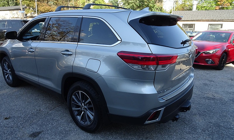 2019 Toyota Highland...