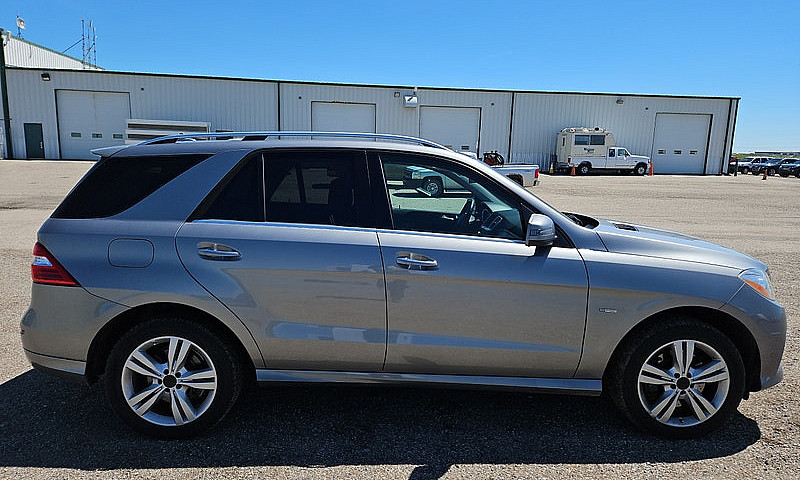 2012 Mercedes-Benz M...