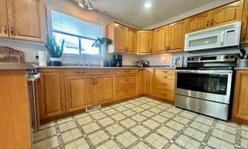 373 Oriole Way, Barr...
