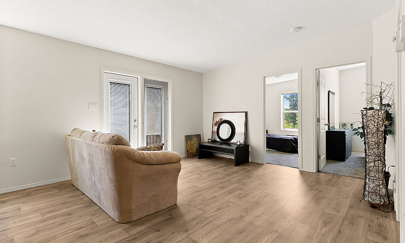 183 Chateau Cres - S...