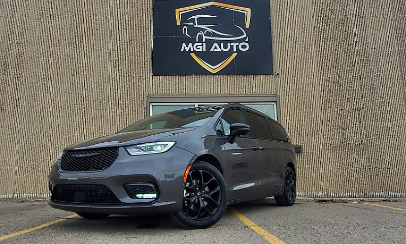 2023 Chrysler Pacifi...