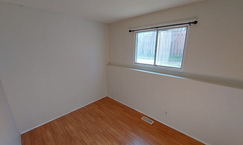 3 Bedroom 4-Plex Loc...