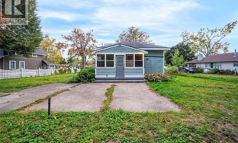 42 Cambridge Road E ...