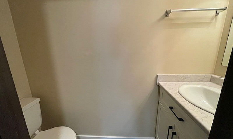 Spacious 2 Level 2 B...