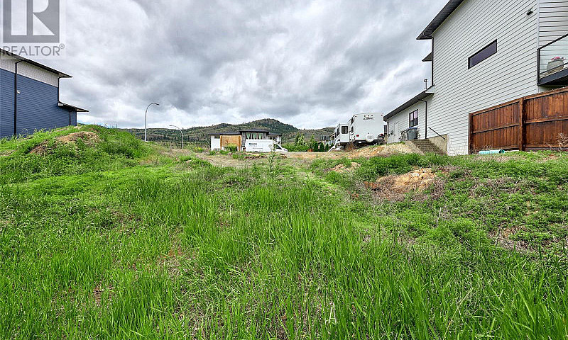 2728 Beachmount Cres...