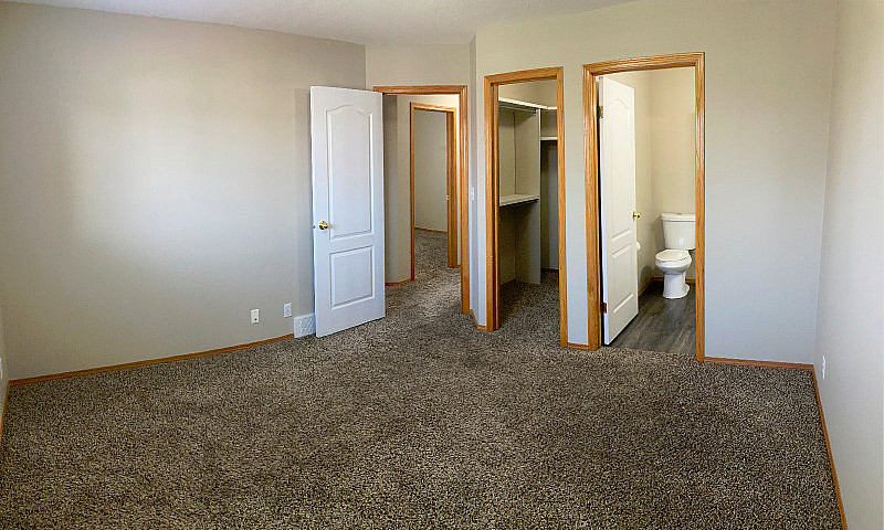 House For Sale, Sylv...