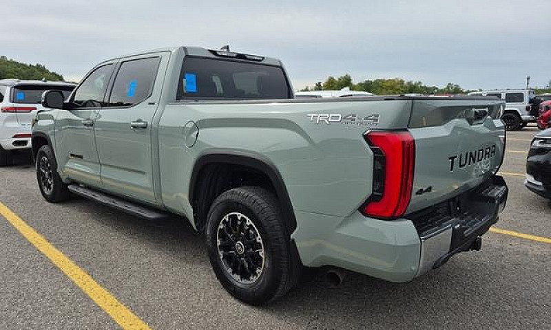 2023 Toyota Tundra 4...