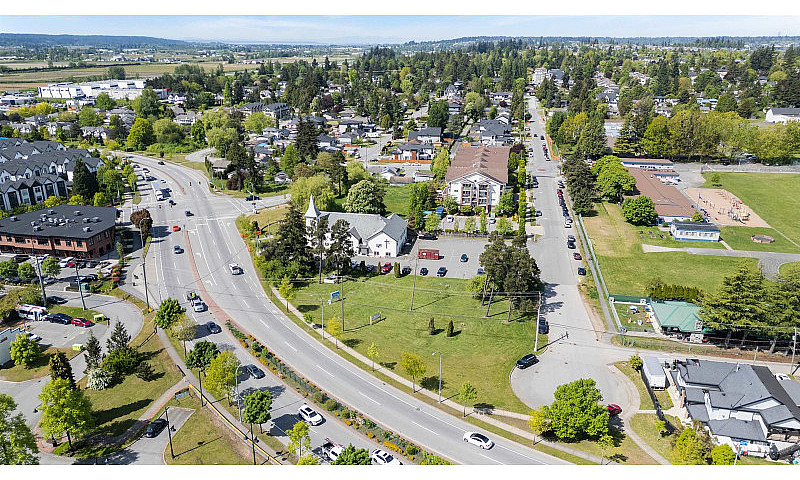 17575 58A Avenue Sur...