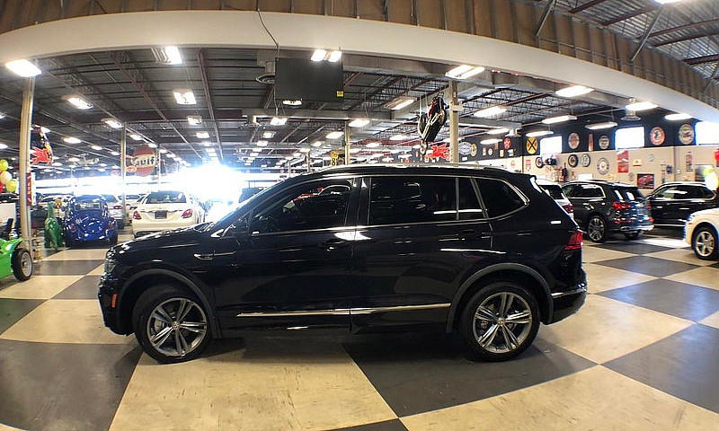 2020 Volkswagen Tigu...