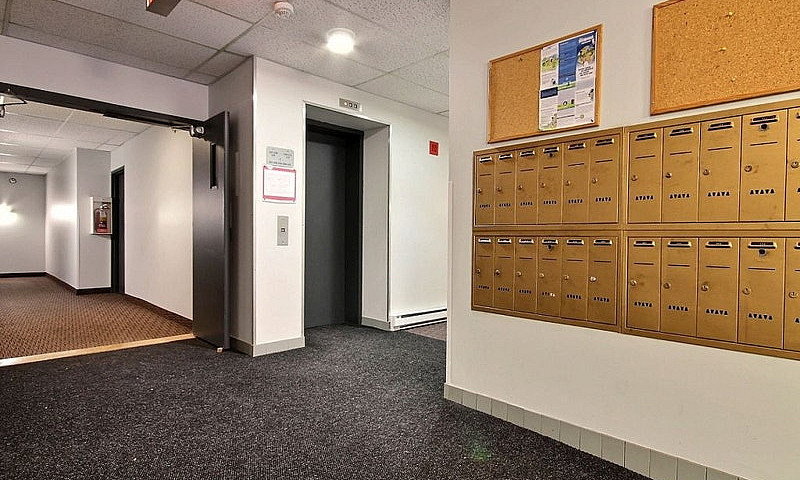 389 999$ - Condo À V...