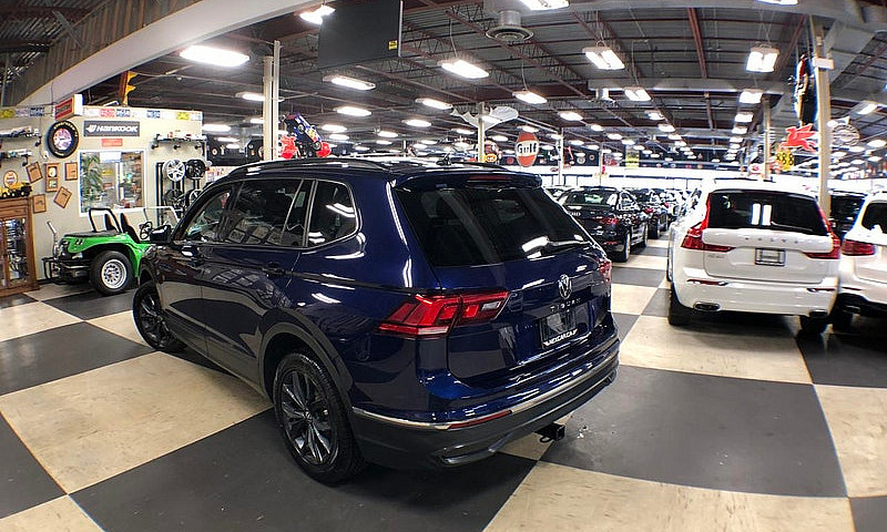 2022 Volkswagen Tigu...
