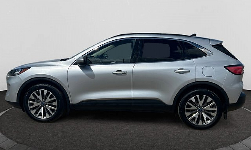 2020 Ford Escape Tit...