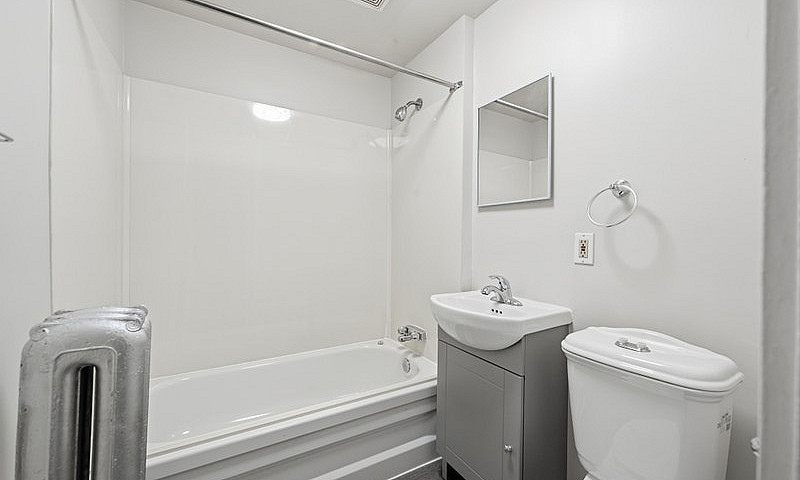 558 Sherbrook - 1 Br...