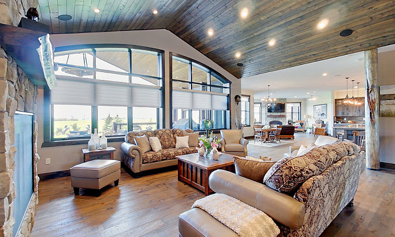 Executive Acreage On...