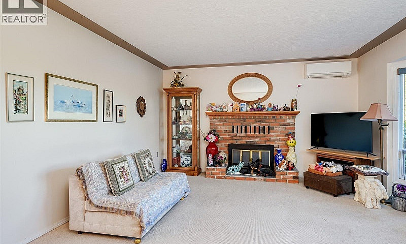 595 Delora Dr Colwoo...
