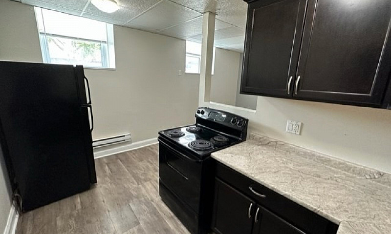 Rare Find - 3 Br Ava...
