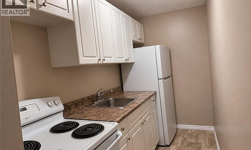 633 Barber Avenue N ...