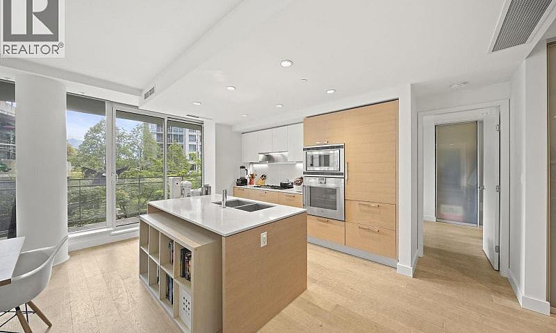 201 1409 W Pender St...