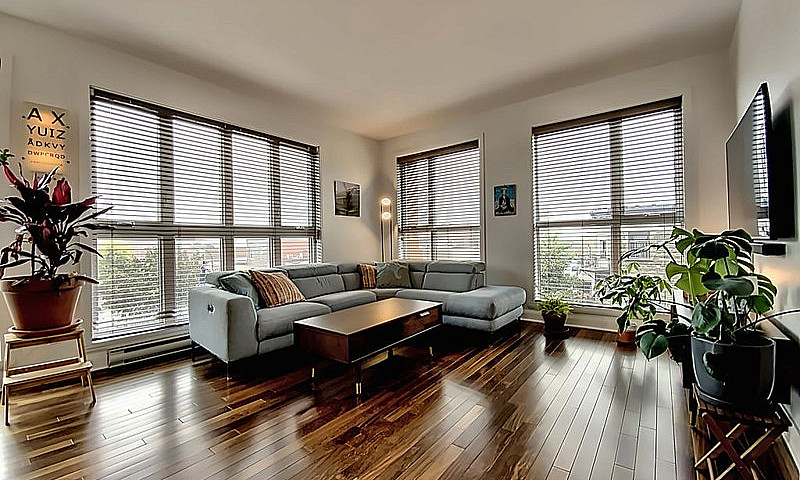 842 000$ - Condo À V...