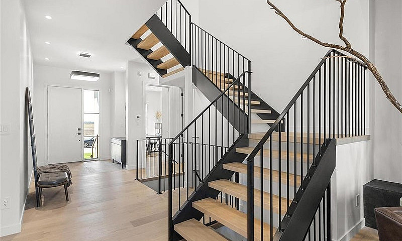 Artista Homes In For...