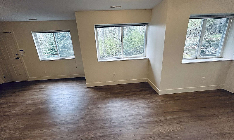 Bsmt Suite-3897 154 ...