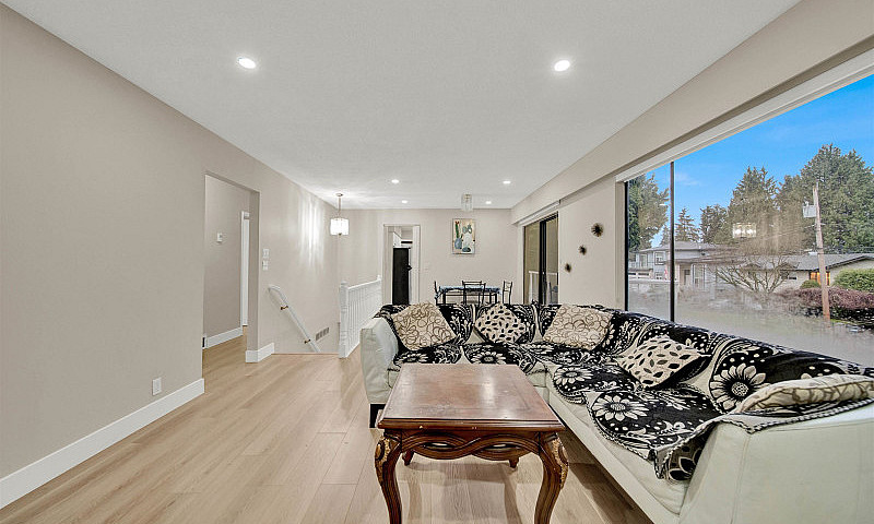 11715 83A Avenue Del...