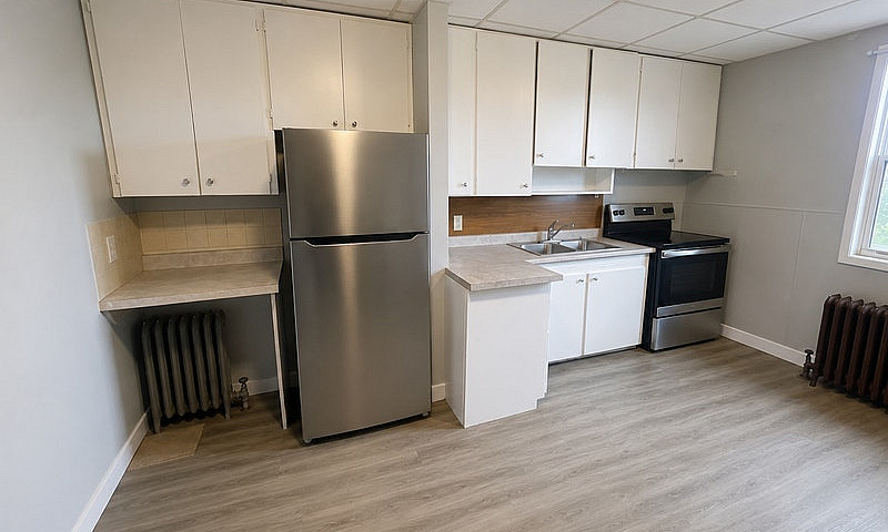 2 Bedroom + Den, 1 B...