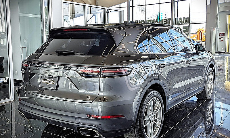 2022 Porsche Cayenne...