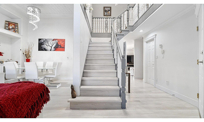 12572 62B Avenue Sur...
