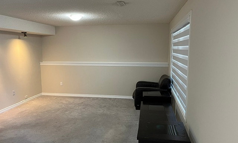 Cozy One Bedroom Wal...