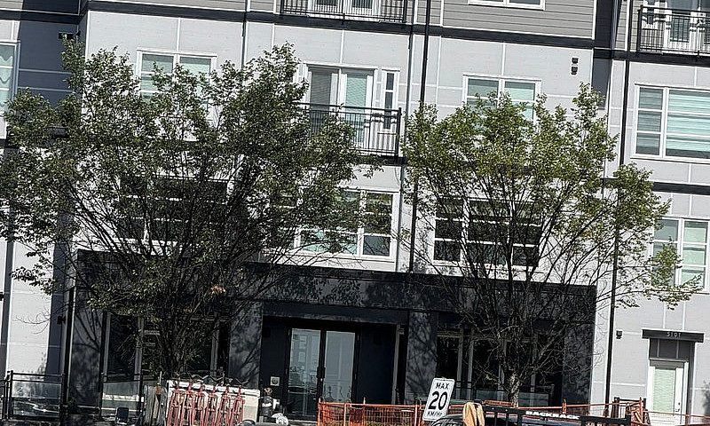 2 Story Condo With U...