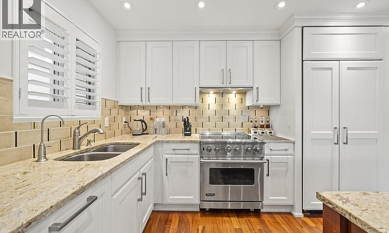 2408 Se Marine Drive...