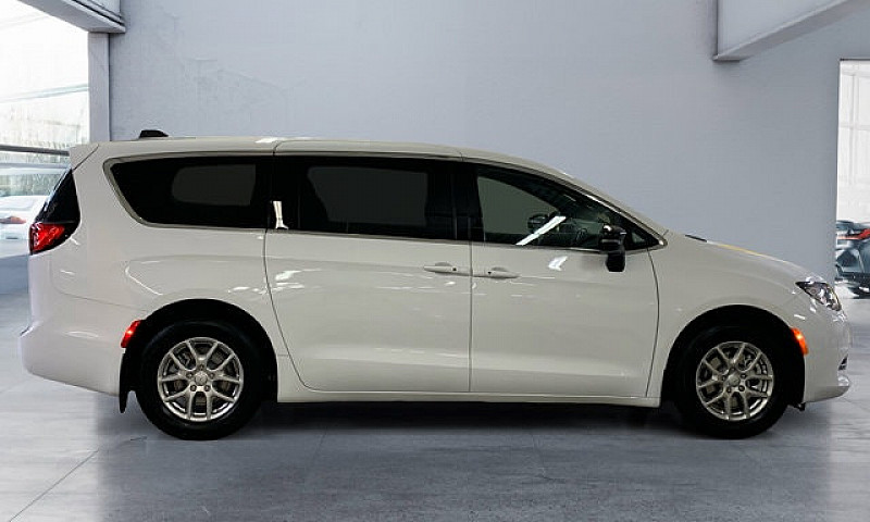 2027 Chrysler Grand ...