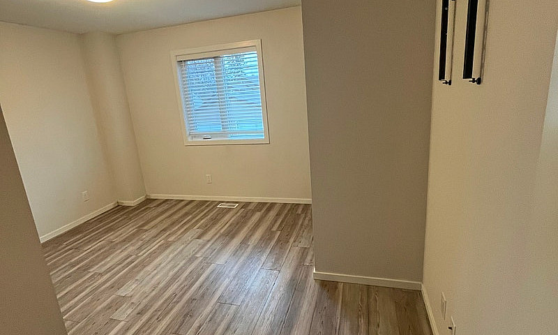 Modern 2-Bed  2-Bath...