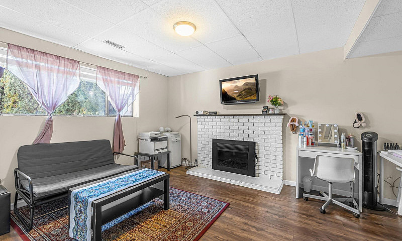 13211 66A Avenue Sur...