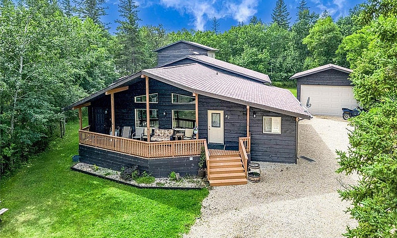 42 Colleen Avenue Gi...