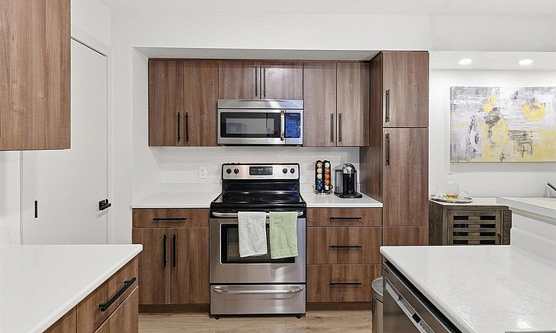 2 17 Morier Avenue W...