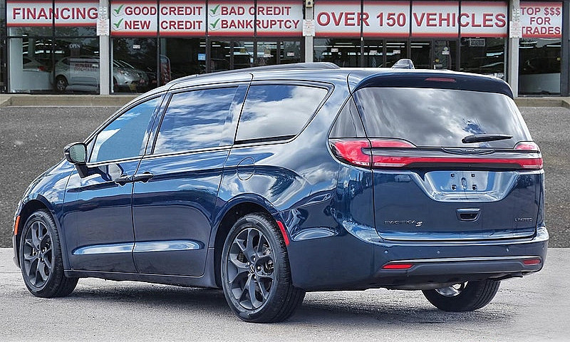 2025 Chrysler Pacifi...