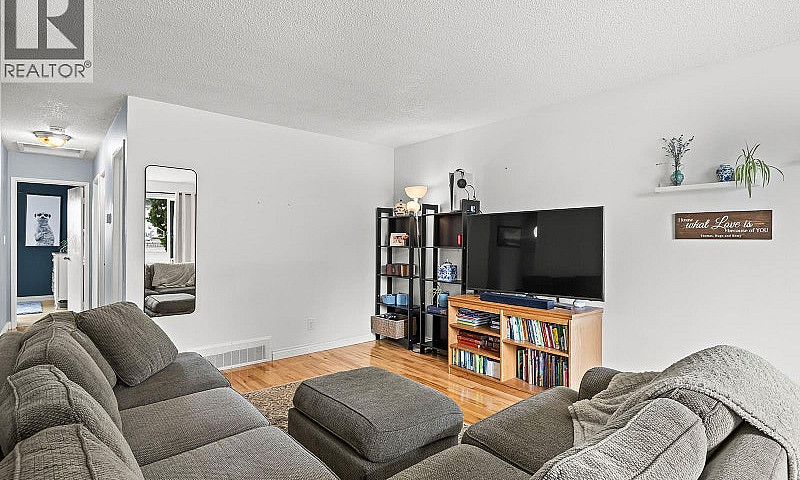 2447 Margaret Road W...