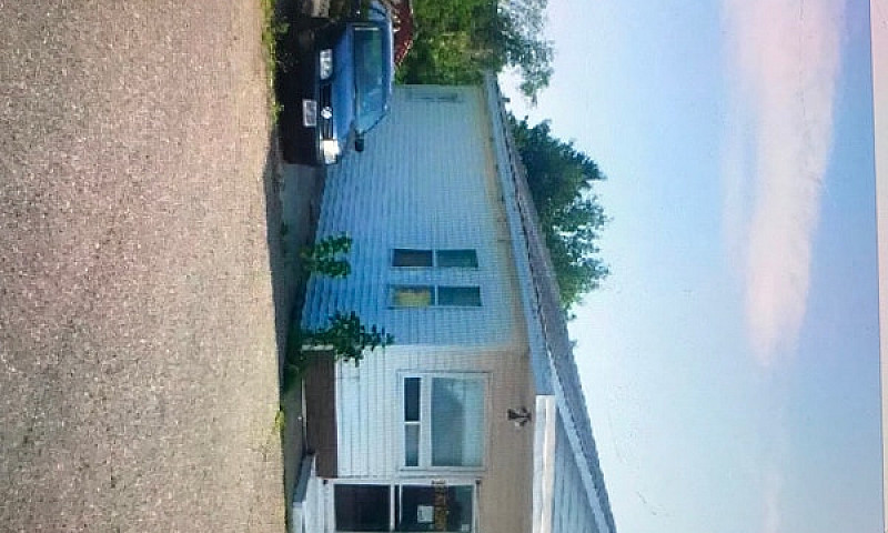 Commercial Building ...