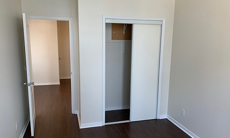 555 Yonge St - 703...